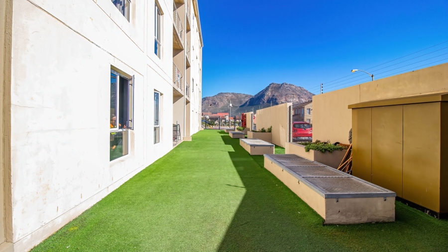 2 Bedroom Property for Sale in Muizenberg Western Cape